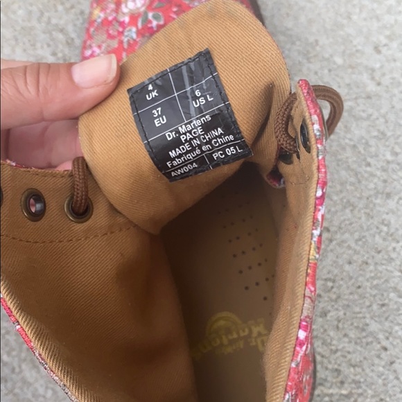 Doc Marten Page Print Coral Meadow - Picture 4 of 5